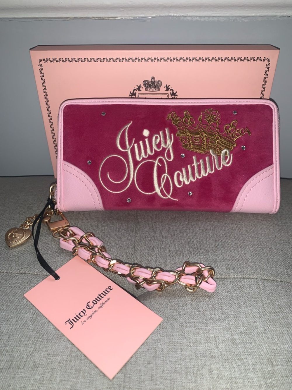 🆕 -LIMITED EDITION RASPBERRY TART LARGE HERITAGE ZIP AROUND WRISTLET WALLET